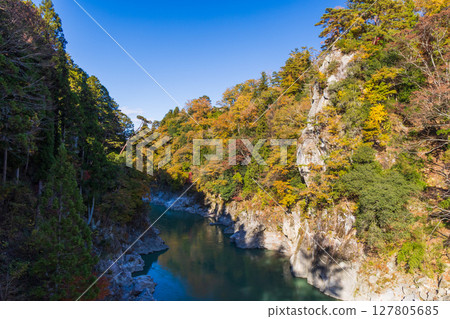 Autumn in Iida City, Nagano Prefecture - Autumn leaves at Tenryukyo Gorge Autumn in Iida City, Nagano Prefecture - Autumn leaves at Tenryukyo Gorge 127805685