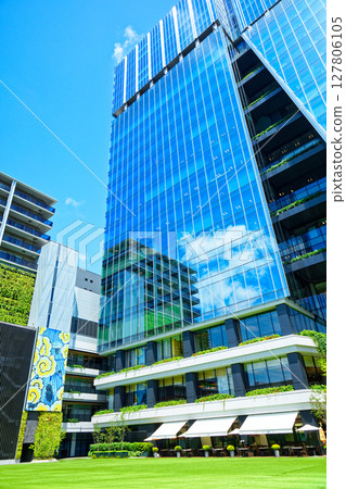 嫩葉新綠的大名庭園城市 嫩葉新綠的大名庭園城市 127806105