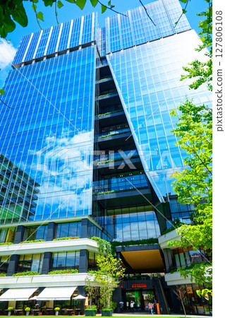 嫩葉新綠的大名庭園城市 127806108