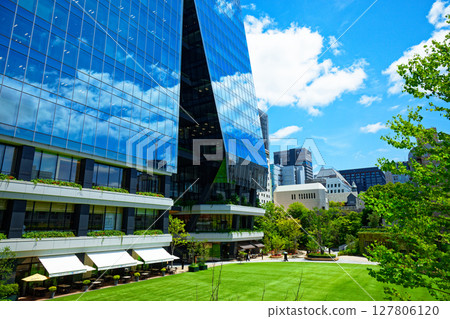 Daimyo Garden City with young leaves and fresh greenery Daimyo Garden City with young leaves and fresh greenery 127806120