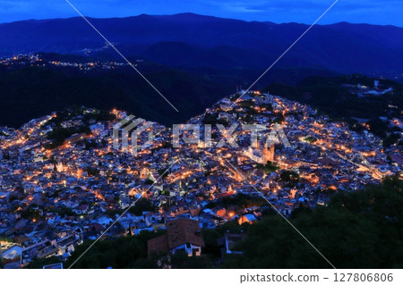Night view of the city of Taxco, a tourist destination in Central America, Mexico 127806806