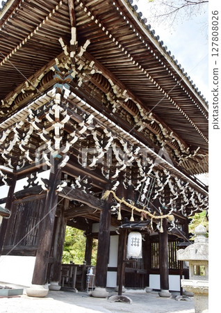 Kyoto City: Zenbouji Temple's mountain gate (romon gate) and fresh greenery Kyoto City: Zenbouji Temple's mountain gate (romon gate) and fresh greenery 127808026