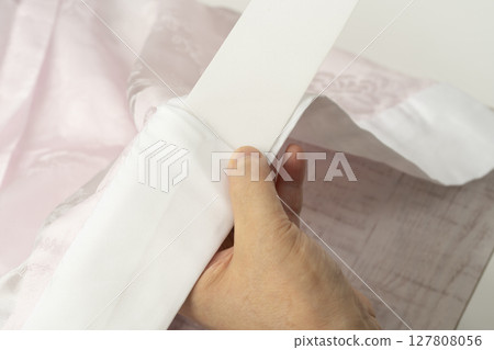 將半領縫到和服的領子上 127808056