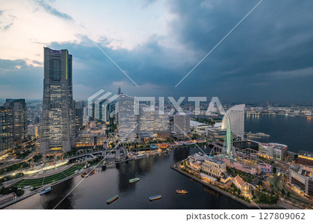 Night view of Minatomirai, Yokohama City, Kanagawa Prefecture 127809062