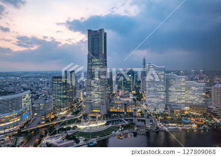 Night view of Minatomirai, Yokohama City, Kanagawa Prefecture 127809068