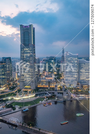 Night view of Minatomirai, Yokohama City, Kanagawa Prefecture 127809074