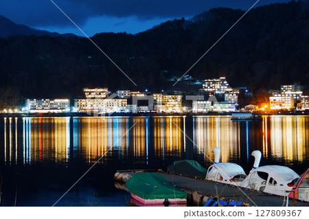 熱海港黎明時分拍攝的熱海 127809367