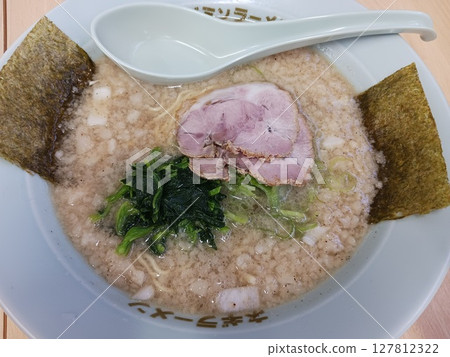 拉麵店愛翔店的濃鬱拉麵 127812322
