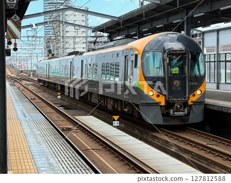 Limited Express Ishizuchi arriving Limited Express Ishizuchi arriving 127812588