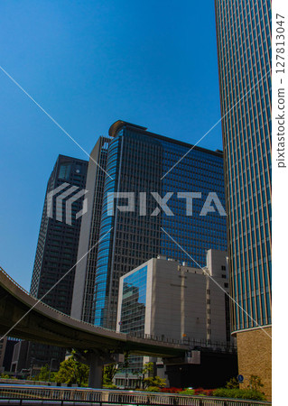 [Osaka scenery] Buildings along Yotsubashi-suji (from Nishi-Honmachi to the north end of Watanabebashi) 127813047
