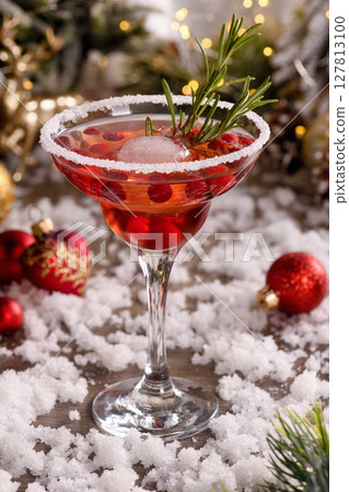 Winter Manhattan Cocktail with Cranberry 127813100