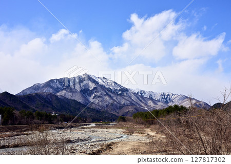 Omachi City scenery - View of snow-capped mountains from Kashima Bridge - 127817302