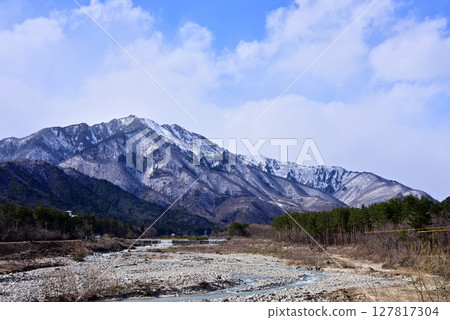 Omachi City scenery - View of snow-capped mountains from Kashima Bridge - 127817304