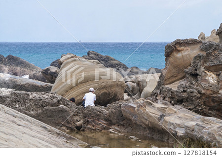 [Taiwan/Taitung County] Strange rock formations in Tomioka Geopark and Oneyoliu 127818154