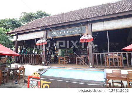 Seminyak Beach, Bali 127818962