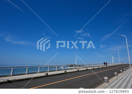 雨季結束前的藍色大海 127819993