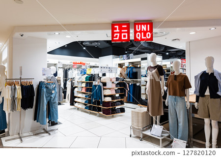Shopping at the UNIQLO Atre Kichijoji store in Kichijoji Minamimachi, Musashino City, Tokyo Shopping at the UNIQLO Atre Kichijoji store in Kichijoji Minamimachi, Musashino City, Tokyo 127820120