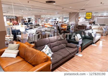 漫步在東京武藏野市吉祥寺本町的NITORI東急吉祥寺店沙發區 漫步在東京武藏野市吉祥寺本町的NITORI東急吉祥寺店沙發區 127820190