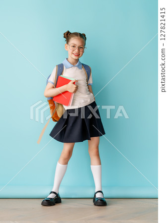girl is ready to back to school 127821415