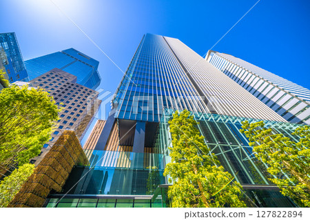 日本東京城市景觀,俯瞰虎之門之丘站塔(虎之門之丘站)和其他地標(螢幕左上角) 日本東京城市景觀,俯瞰虎之門之丘站塔(虎之門之丘站)和其他地標(螢幕左上角) 127822894