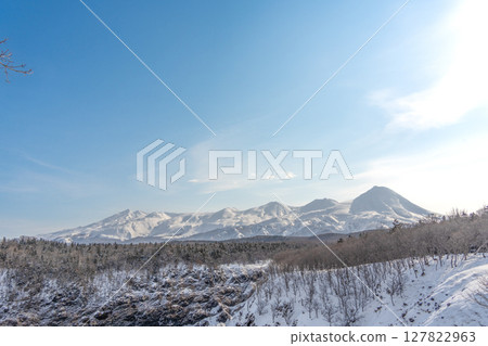 從知床原始森林眺望知床連山：硫磺山 127822963