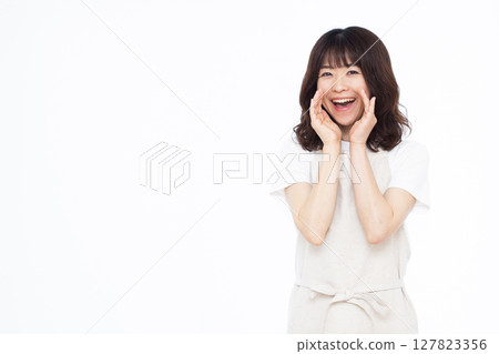 家庭主婦打電話 127823356