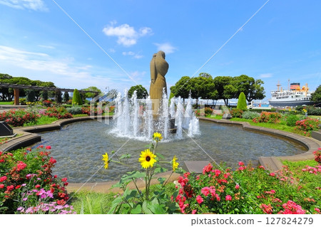 Landscape of Yokohama Yamashita Park 127824279