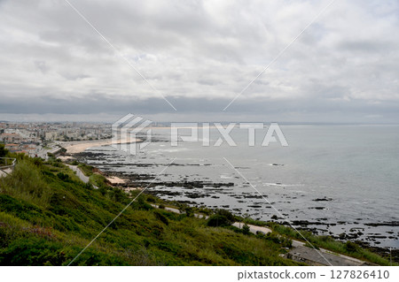Views of the beach from the lookout point 127826410