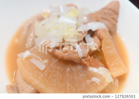 美味浸透！內臟燉軟蘿蔔 127826501