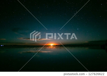 A view you must see before you die: Sunrise at the Uyuni Salt Flats in Bolivia A view you must see before you die: Sunrise at the Uyuni Salt Flats in Bolivia 127826622