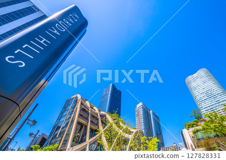 Tokyo cityscape in Japan: A new era begins... (bustling with foreign tourists) View of Azabudai Hills, etc. = 21st 127828331