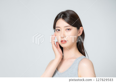 Women's beauty skin care 127829583