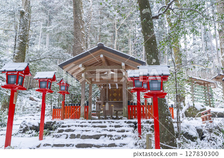 Winter in Kyoto: Kifune Shrine (Chūgū) Main Hall Winter in Kyoto: Kifune Shrine (Chūgū) Main Hall 127830300