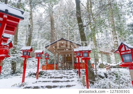 Winter in Kyoto: Kifune Shrine (Chūgū) Main Hall Winter in Kyoto: Kifune Shrine (Chūgū) Main Hall 127830301