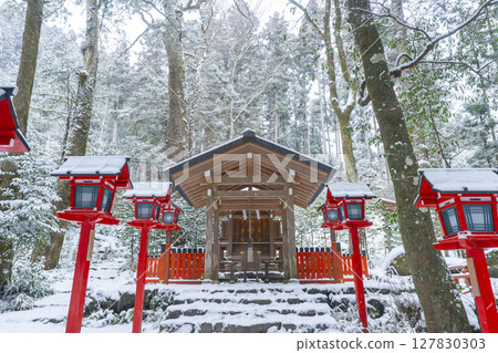 Winter in Kyoto: Kifune Shrine (Chūgū) Main Hall 127830303