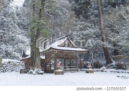 貴船神社奧宮 - 白雪皚皚的正殿 貴船神社奧宮 - 白雪皚皚的正殿 127830327
