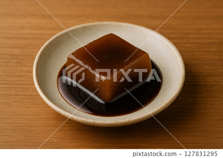 黑糖蕨餅和黑糖糖漿 127831295