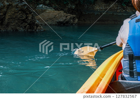 [#Amami] Paddling a canoe 127832567