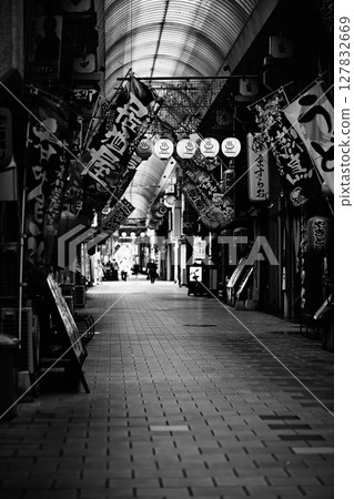 Monochrome shopping street 127832669