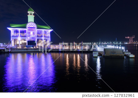 The calm night view of Yokohama Port - Yokohama Pukarisanbashi The calm night view of Yokohama Port - Yokohama Pukarisanbashi 127832961