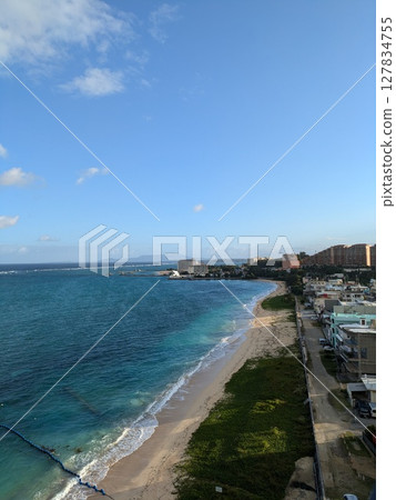 沖繩的藍色大海和海灘 127834755
