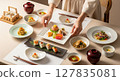 日本料理的擺盤和餐桌準備 127835081