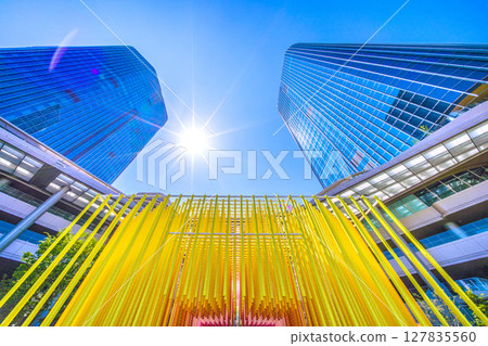 6月22日，日本東京城市景觀。高輪Gateway站前的「高輪Gateway City」景觀（2025年） 127835560