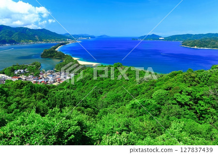 [京都府] 天氣晴朗的天橋立 127837439