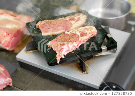 戶外鐵板烤黑胡椒五花肉 戶外鐵板烤黑胡椒五花肉 127838780