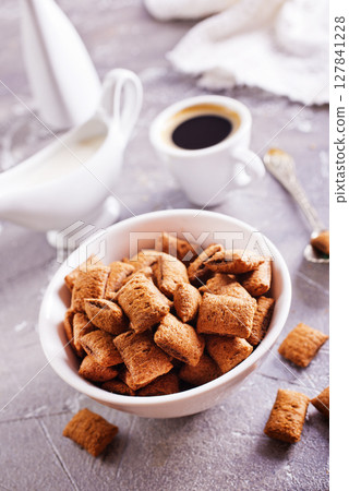 dry breakfast in white bowl 127841228