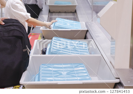 機場安全檢查 127841453