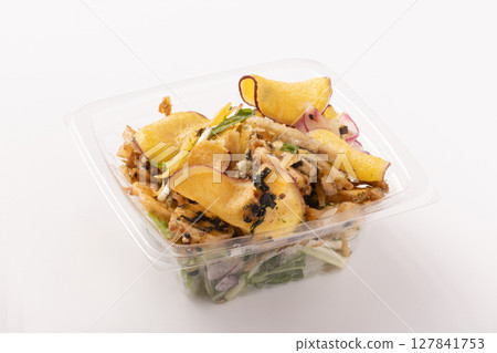 Japanese salad with root vegetable chips (sweet potato, burdock) Japanese salad with root vegetable chips (sweet potato, burdock) 127841753