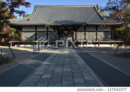 本寺 仁與寺 金堂(京都市右京區) 本寺 仁與寺 金堂(京都市右京區) 127842077