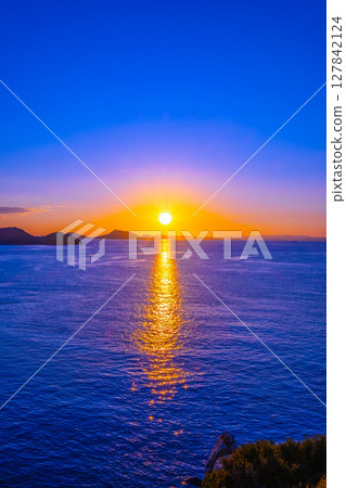 Sunset in the Seto Inland Sea Sunset in the Seto Inland Sea 127842124